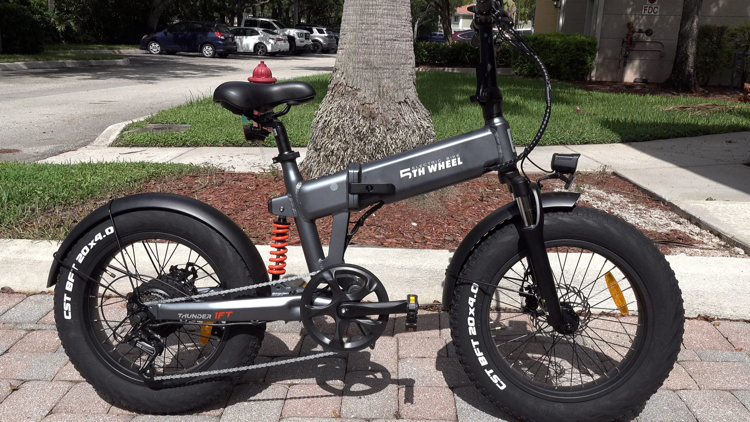 5th Wheel Thunder 1FT: A Budget Friendly Folding Fat Tire Electric Bike!