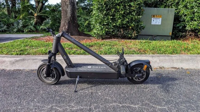 rictor s9 electric scooter folded outside